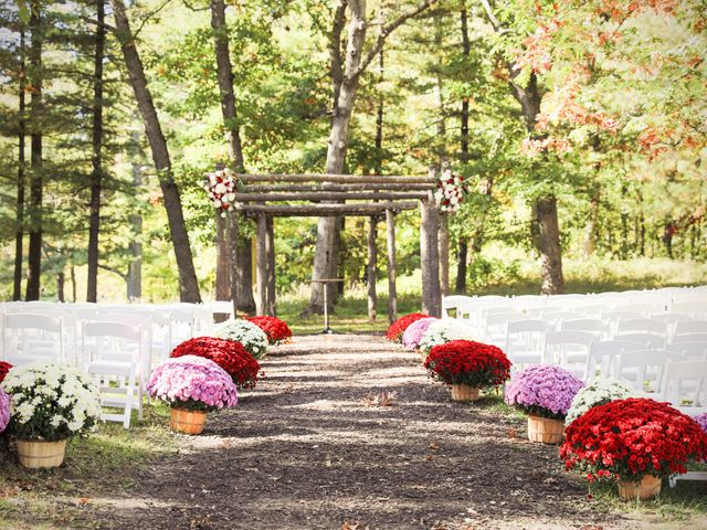 Jarod and Kelsey&apos;s Wedding in Wisconsin Dells, Wisconsin 6