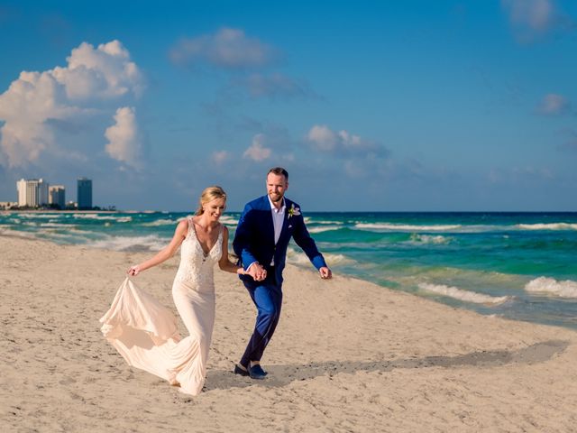 Scott and Amber&apos;s Wedding in Cancun, Mexico 12