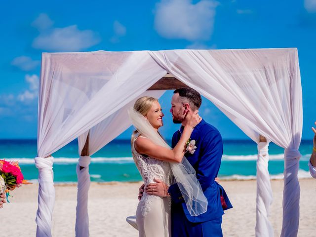 Scott and Amber&apos;s Wedding in Cancun, Mexico 34
