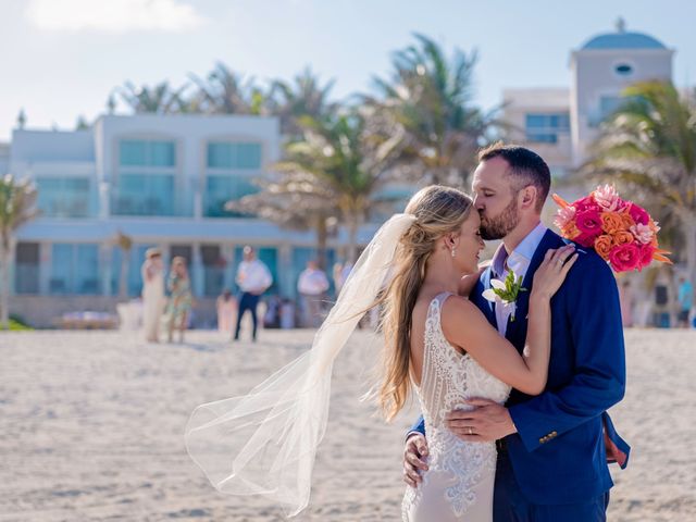 Scott and Amber&apos;s Wedding in Cancun, Mexico 46
