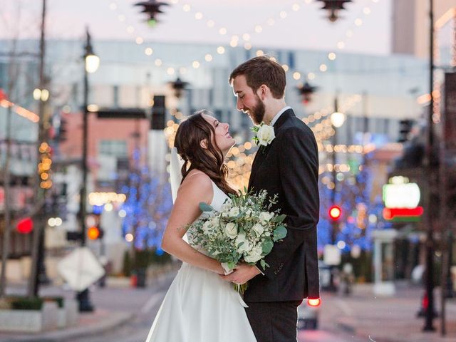 TJ Burnett and Caroline&apos;s Wedding in Kansas City, Missouri 1