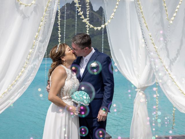 Eric and Stephanie&apos;s Wedding in Vaitape, French Polynesia 31