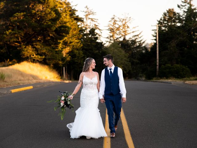 Allison and Austin&apos;s Wedding in Florence, Oregon 1