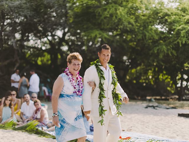 Kelli and Jay&apos;s wedding in Hawaii 8