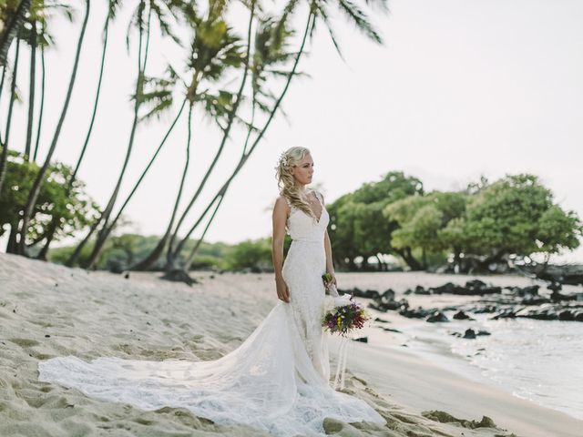 Kelli and Jay&apos;s wedding in Hawaii 4