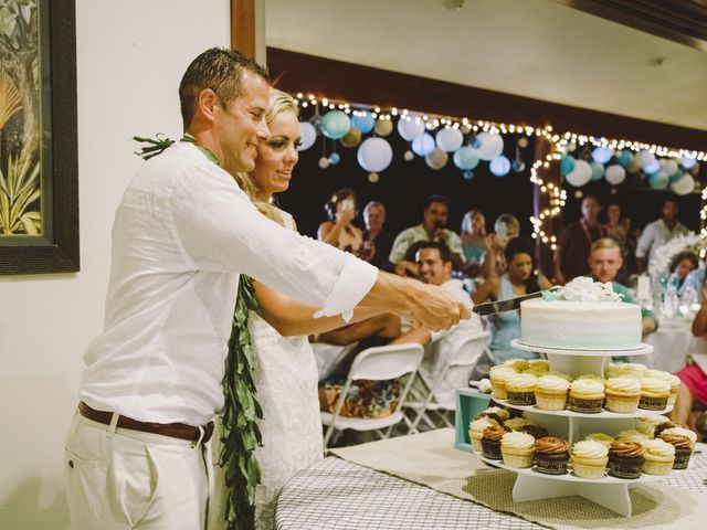Kelli and Jay&apos;s wedding in Hawaii 28
