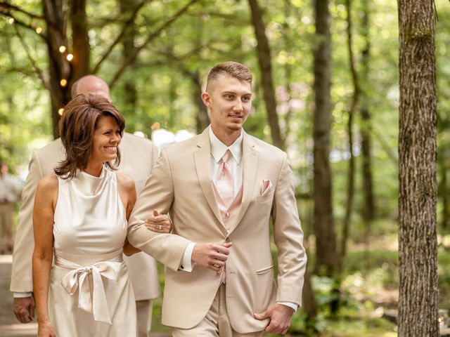 Hunter and Erin&apos;s Wedding in Herrin, Illinois 77