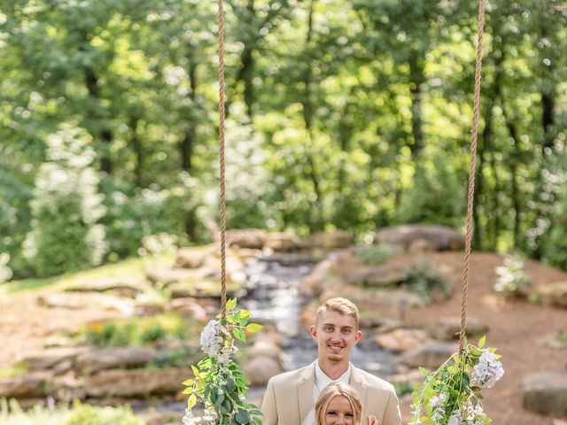 Hunter and Erin&apos;s Wedding in Herrin, Illinois 103