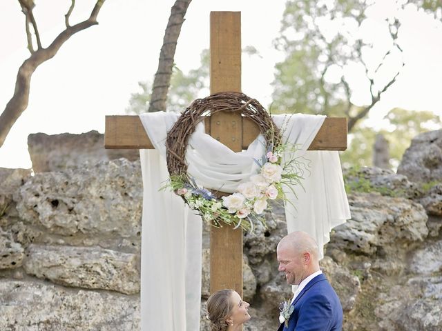 John and Brittany&apos;s Wedding in Salado, Texas 4