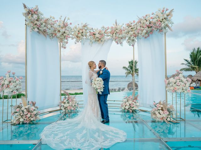 Alex and Alba&apos;s Wedding in Cancun, Mexico 25