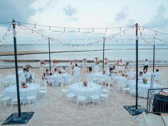 Alex and Alba&apos;s Wedding in Cancun, Mexico 83