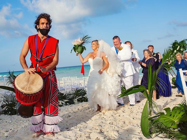Joseph and Jodi&apos;s Wedding in Cancun, Mexico 30