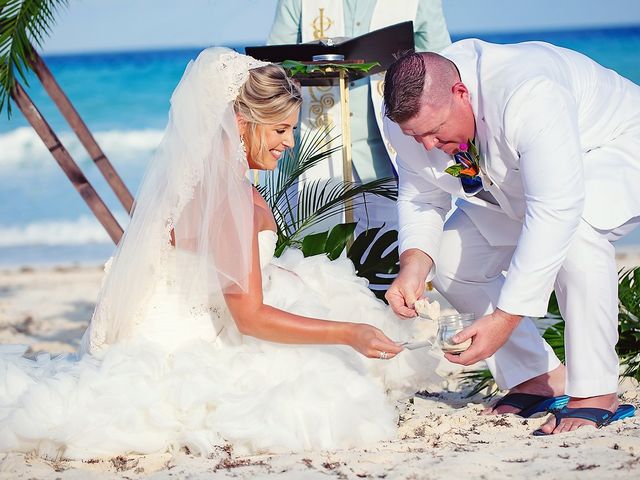 Joseph and Jodi&apos;s Wedding in Cancun, Mexico 34