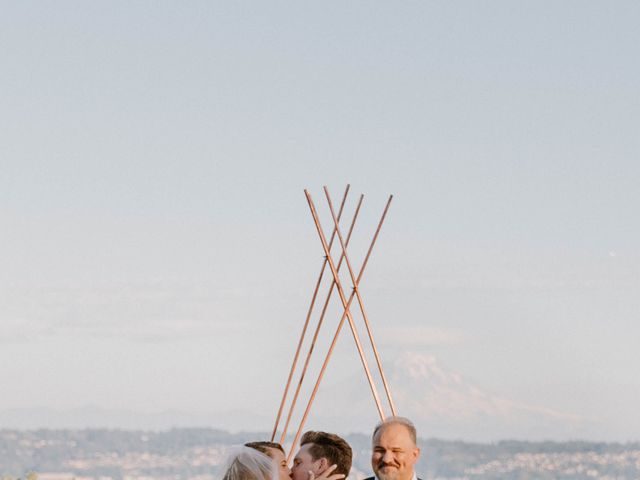 Stuart and Kirsten&apos;s Wedding in Vashon, Washington 29