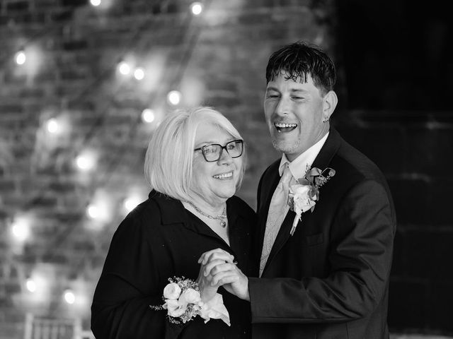 Jason and Sara&apos;s Wedding in Stillwater, Minnesota 4