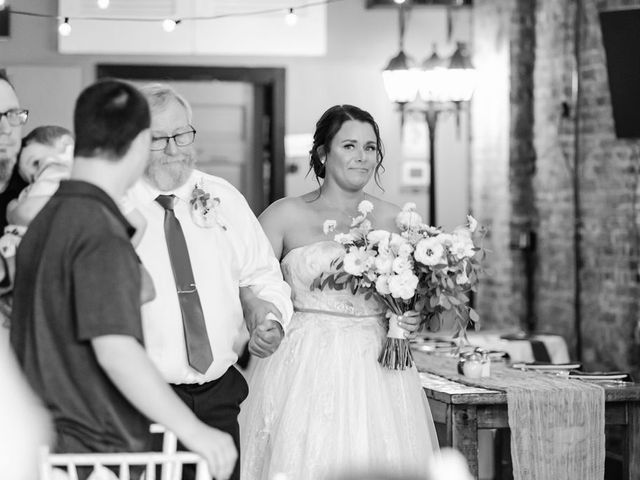 Jason and Sara&apos;s Wedding in Stillwater, Minnesota 27
