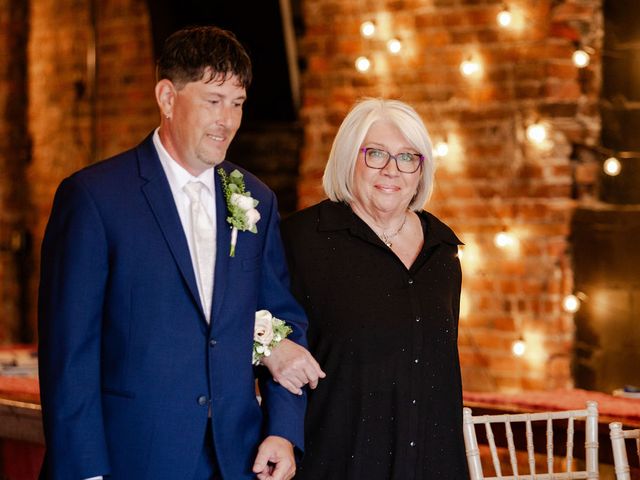 Jason and Sara&apos;s Wedding in Stillwater, Minnesota 31