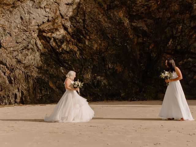 Jessalyn and Emily&apos;s Wedding in Cannon Beach, Oregon 5