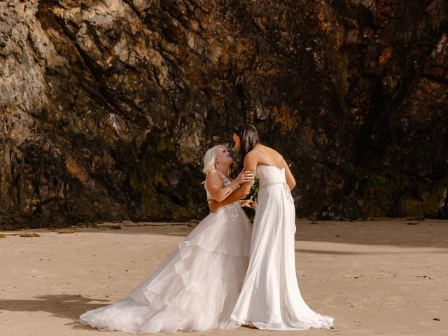 Jessalyn and Emily&apos;s Wedding in Cannon Beach, Oregon 7