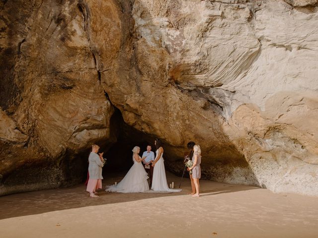 Jessalyn and Emily&apos;s Wedding in Cannon Beach, Oregon 32