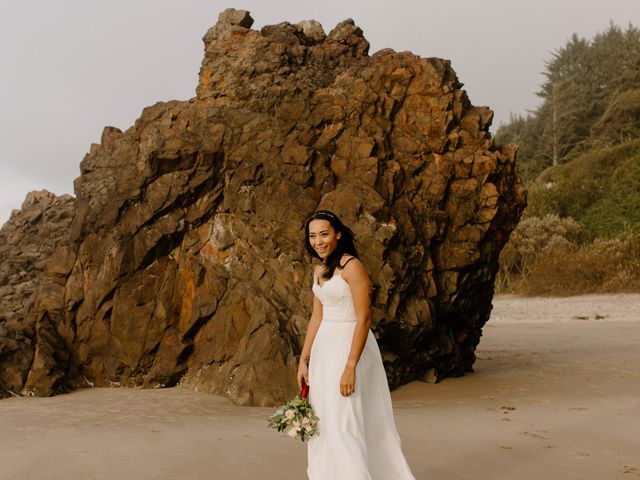 Jessalyn and Emily&apos;s Wedding in Cannon Beach, Oregon 119