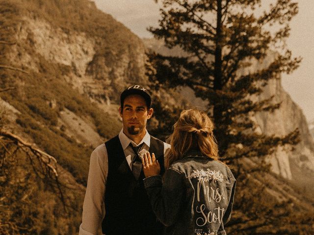 Luke and Emily&apos;s Wedding in Yosemite National Park, California 9
