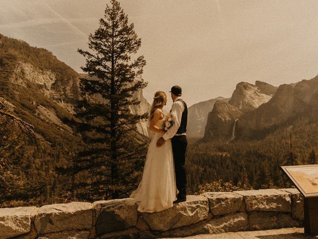 Luke and Emily&apos;s Wedding in Yosemite National Park, California 56