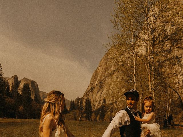 Luke and Emily&apos;s Wedding in Yosemite National Park, California 157