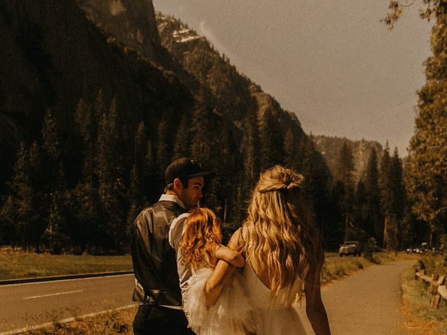 Luke and Emily&apos;s Wedding in Yosemite National Park, California 185