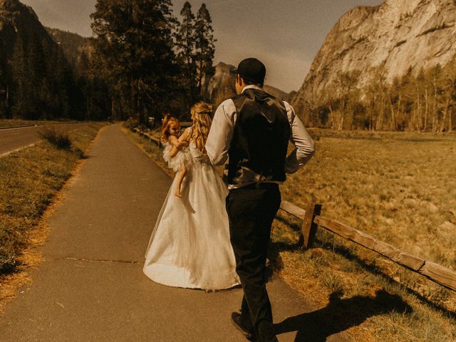 Luke and Emily&apos;s Wedding in Yosemite National Park, California 195