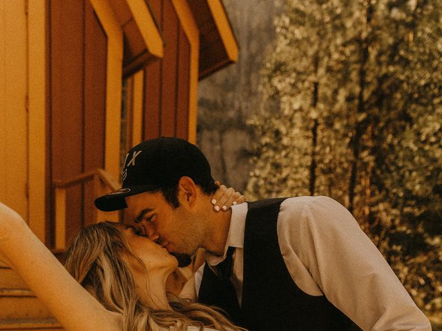 Luke and Emily&apos;s Wedding in Yosemite National Park, California 202
