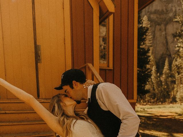 Luke and Emily&apos;s Wedding in Yosemite National Park, California 204