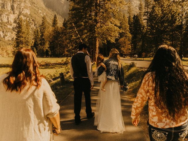 Luke and Emily&apos;s Wedding in Yosemite National Park, California 239