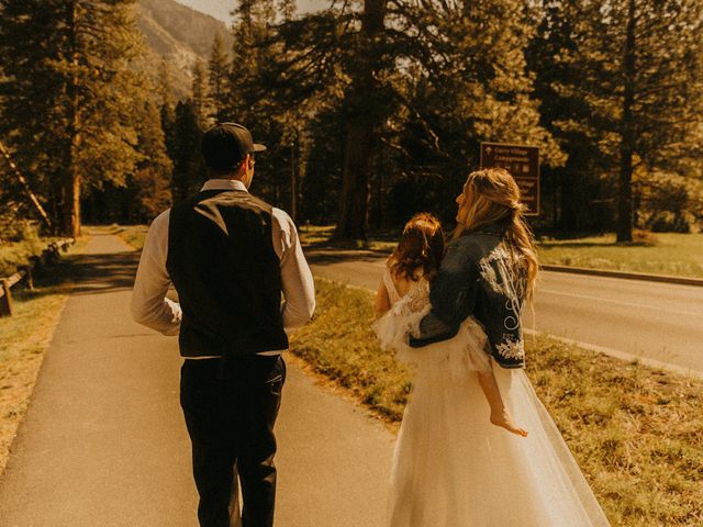 Luke and Emily&apos;s Wedding in Yosemite National Park, California 240