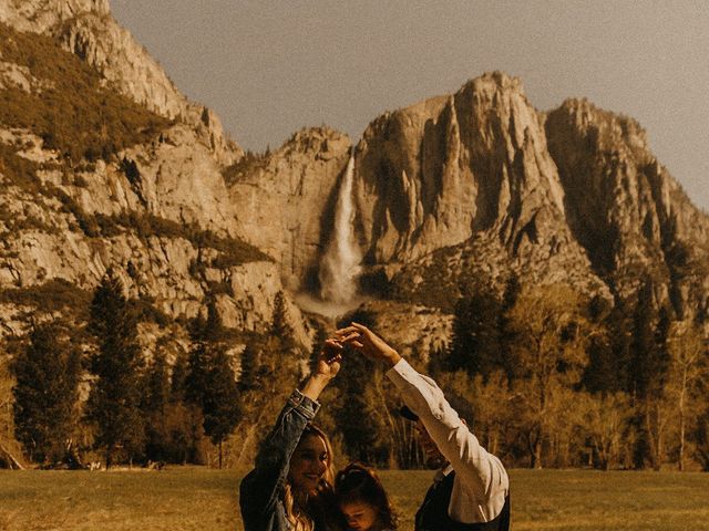 Luke and Emily&apos;s Wedding in Yosemite National Park, California 304