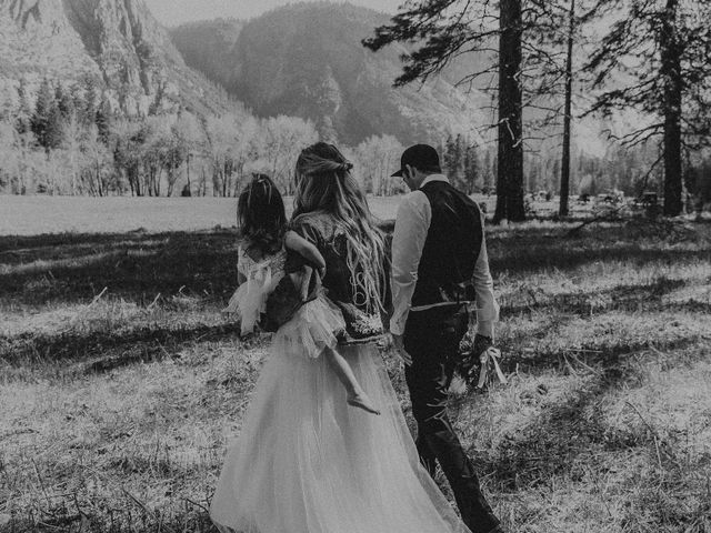 Luke and Emily&apos;s Wedding in Yosemite National Park, California 308