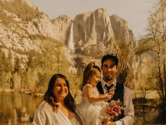 Luke and Emily&apos;s Wedding in Yosemite National Park, California 314