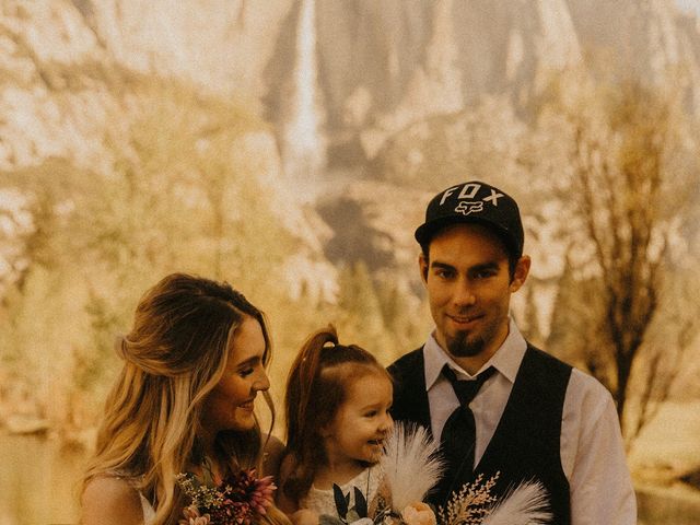 Luke and Emily&apos;s Wedding in Yosemite National Park, California 346