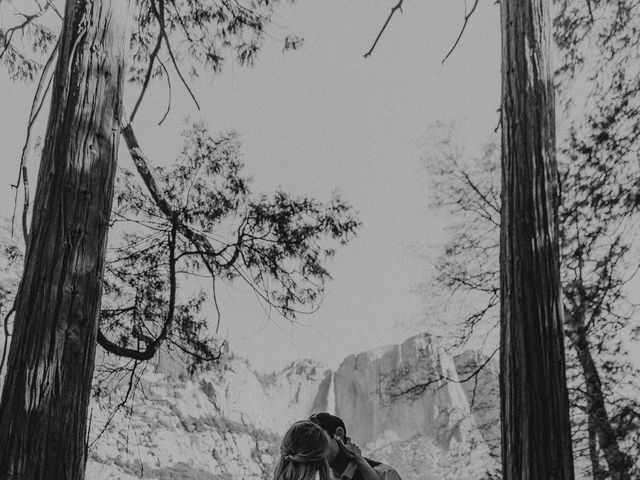Luke and Emily&apos;s Wedding in Yosemite National Park, California 364