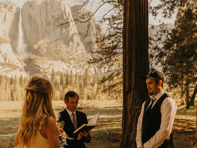 Luke and Emily&apos;s Wedding in Yosemite National Park, California 385