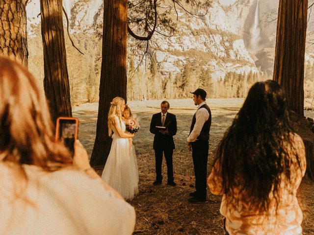 Luke and Emily&apos;s Wedding in Yosemite National Park, California 404