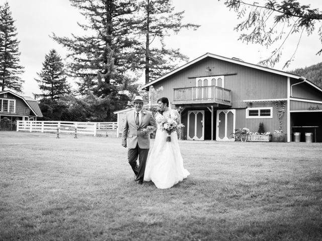 Jessi and Alex&apos;s Wedding in Ravensdale, Washington 4