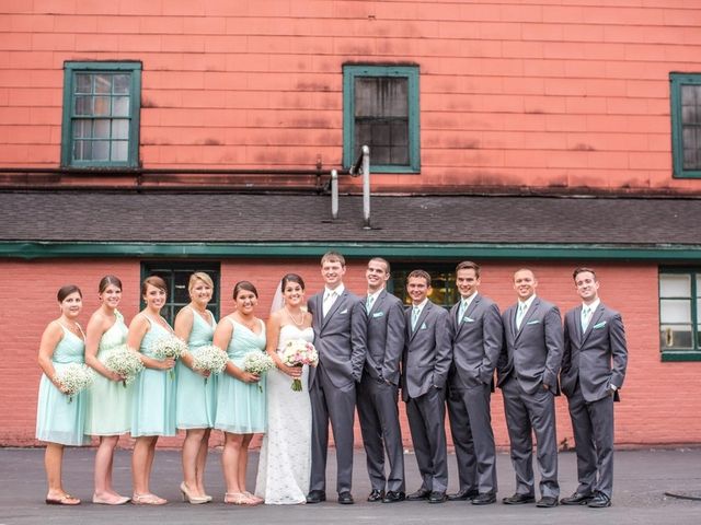 Samantha and Lance&apos;s Wedding in Frankfort, Kentucky 17