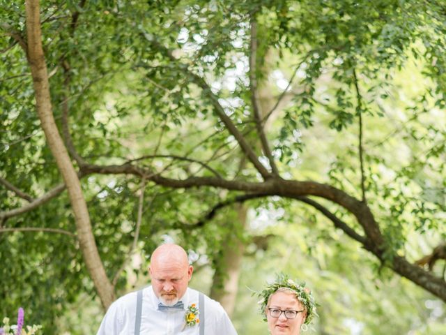 Katie and Myles&apos;s Wedding in Newton, Iowa 15
