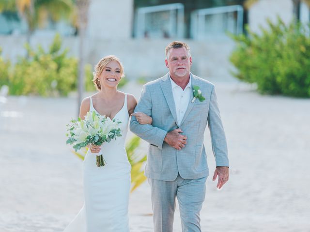 Garrett and Aubry&apos;s Wedding in Cancun, Mexico 22