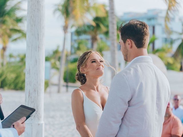 Garrett and Aubry&apos;s Wedding in Cancun, Mexico 35
