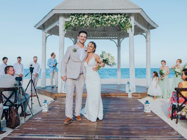 Garrett and Aubry&apos;s Wedding in Cancun, Mexico 46