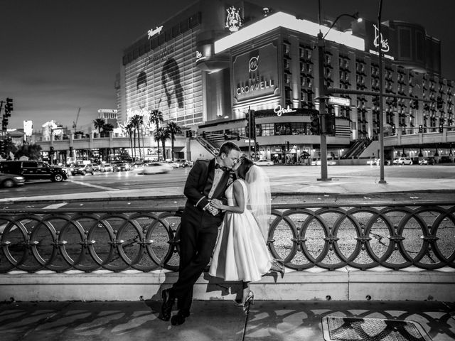 Curtis and Arra&apos;s Wedding in Las Vegas, Nevada 32