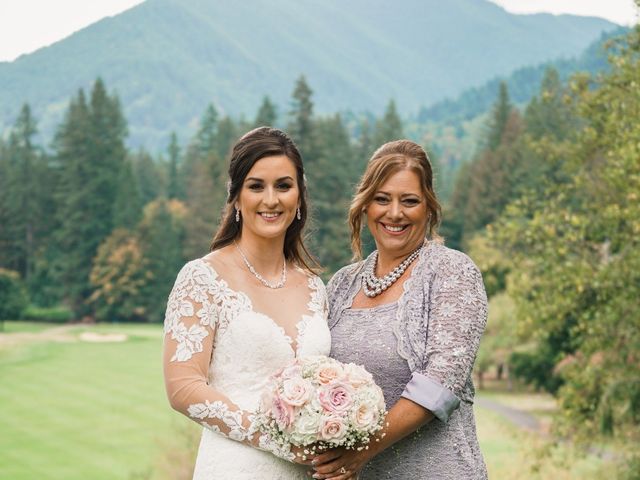 Kylie and Cameron&apos;s Wedding in Welches, Oregon 34