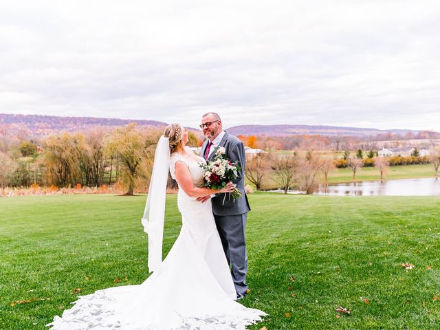 Lauren and Danny&apos;s Wedding in Grantville, Pennsylvania 16